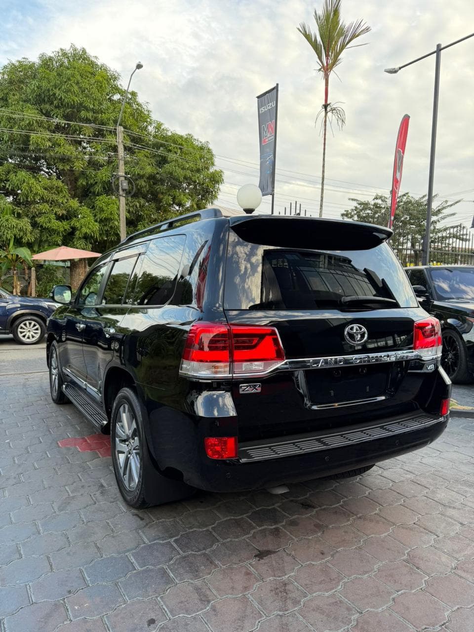 Toyota Land Cruiser ZX - thumbnail 3